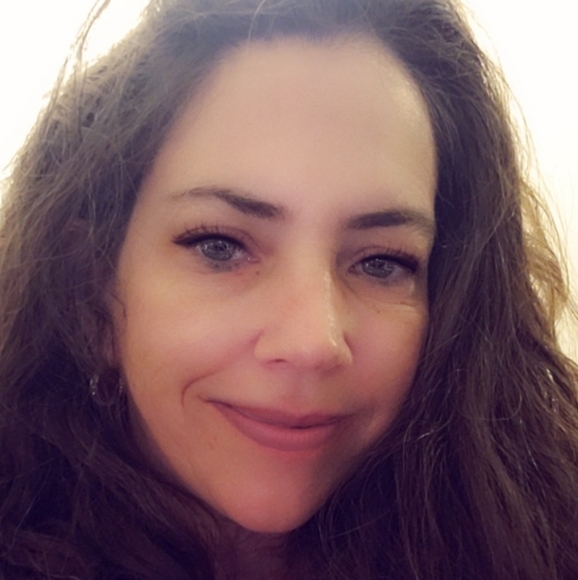 Meet your Posher, Laura - Picture 4 of 14